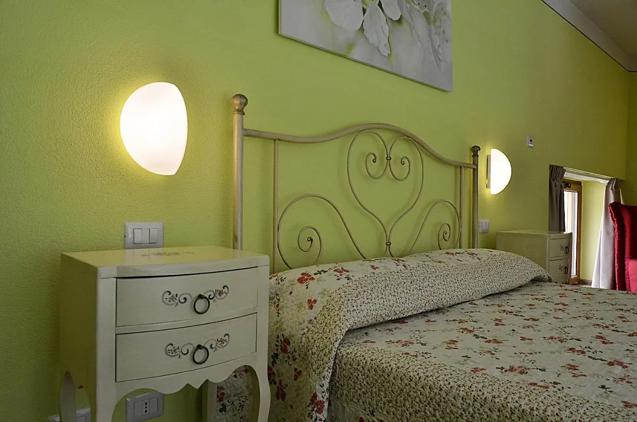 Farm stay Agriturismo Cornali Fabbriche di Vallico Italy